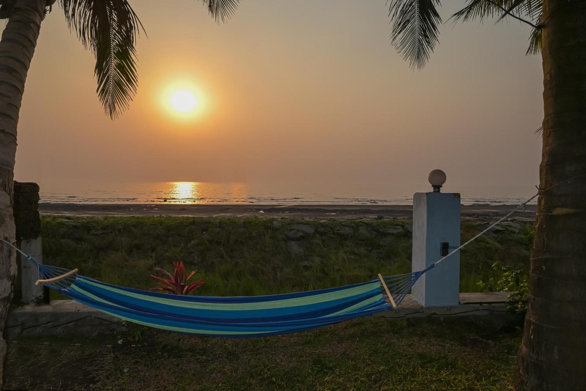 En Ocean Infinity Pool Villa Overlooking Sea ,Beach Touch Alibag Exterior photo